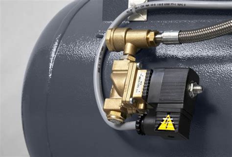 Leaking Compressor: Best Guide 2023